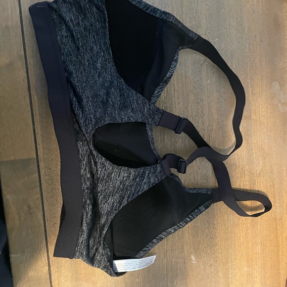 Victoria Secret Razor back sports bra 34b - Picture 3 of 4